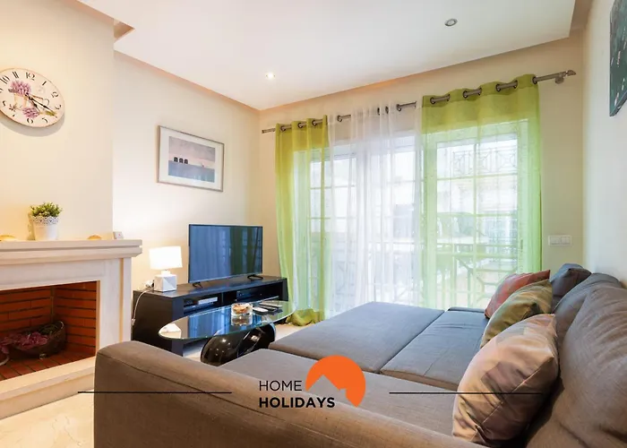#228 Garrett Flats By Home Holidays