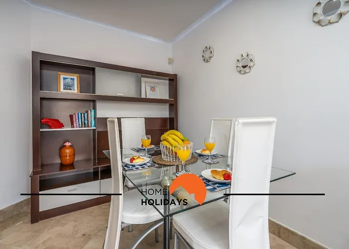 #228 Garrett Flats By Home Holidays