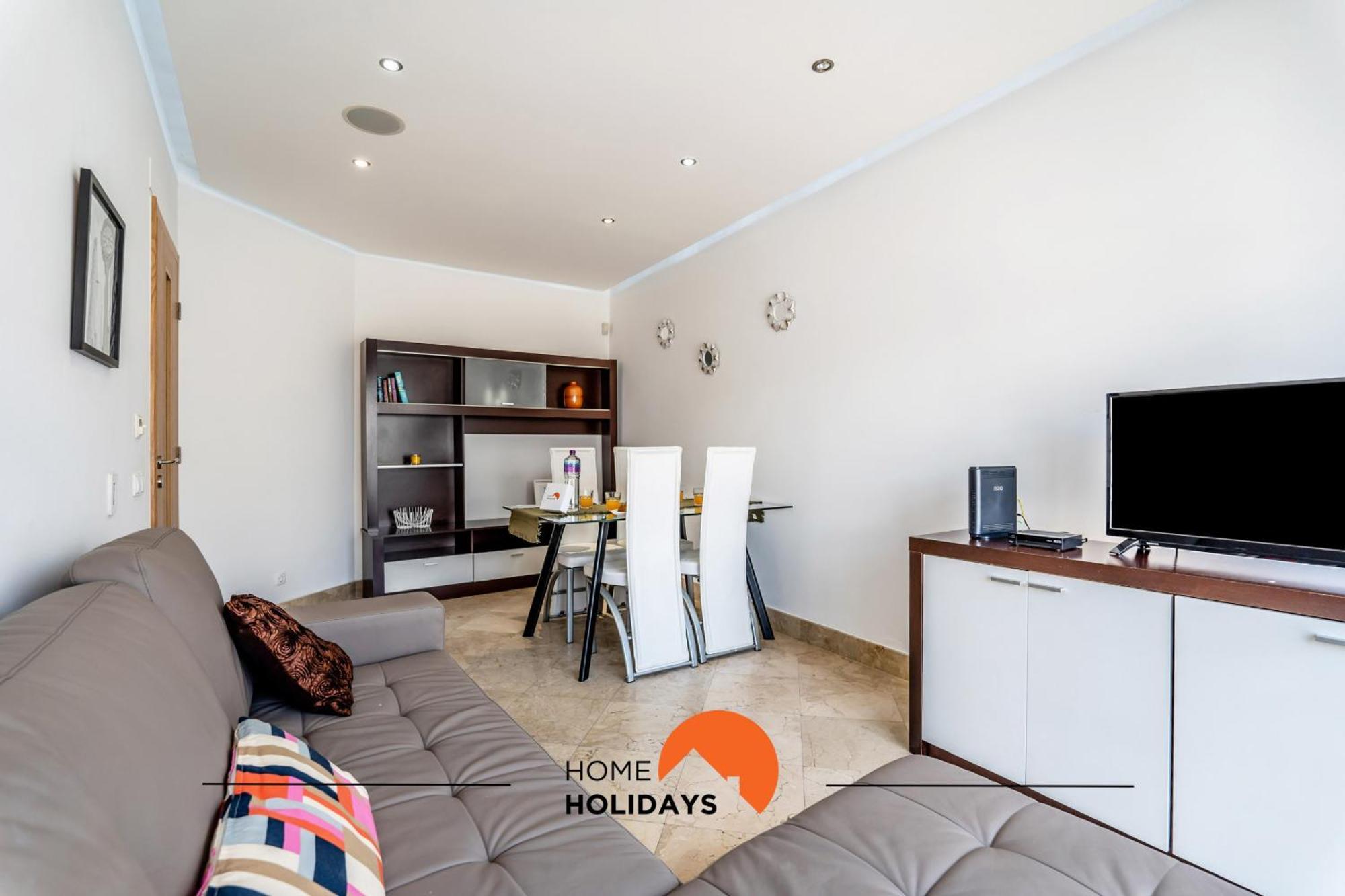 #228 Garrett Flats By Holidays *